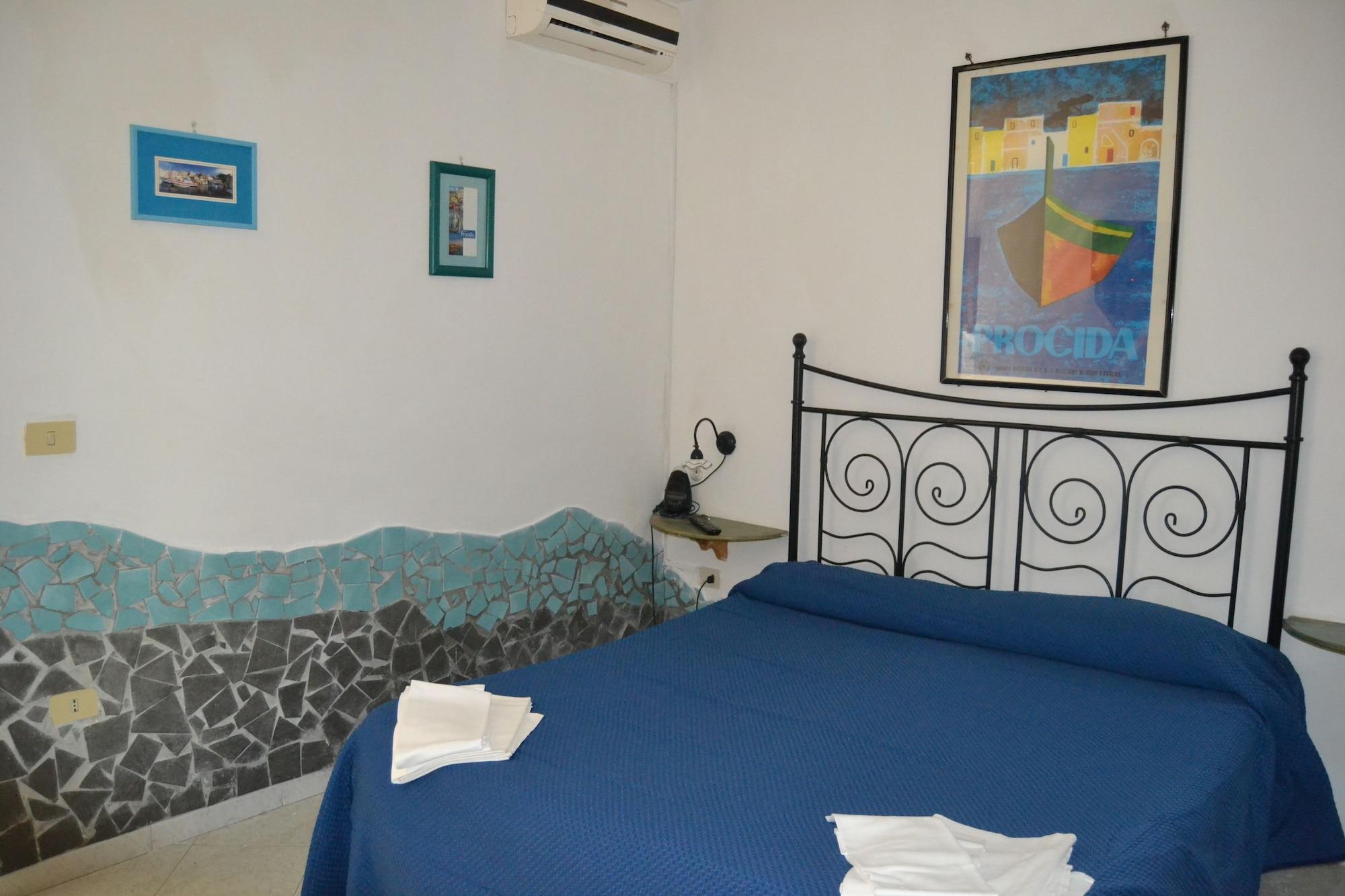Piccolo Tirreno Hotel Residence Procida Esterno foto