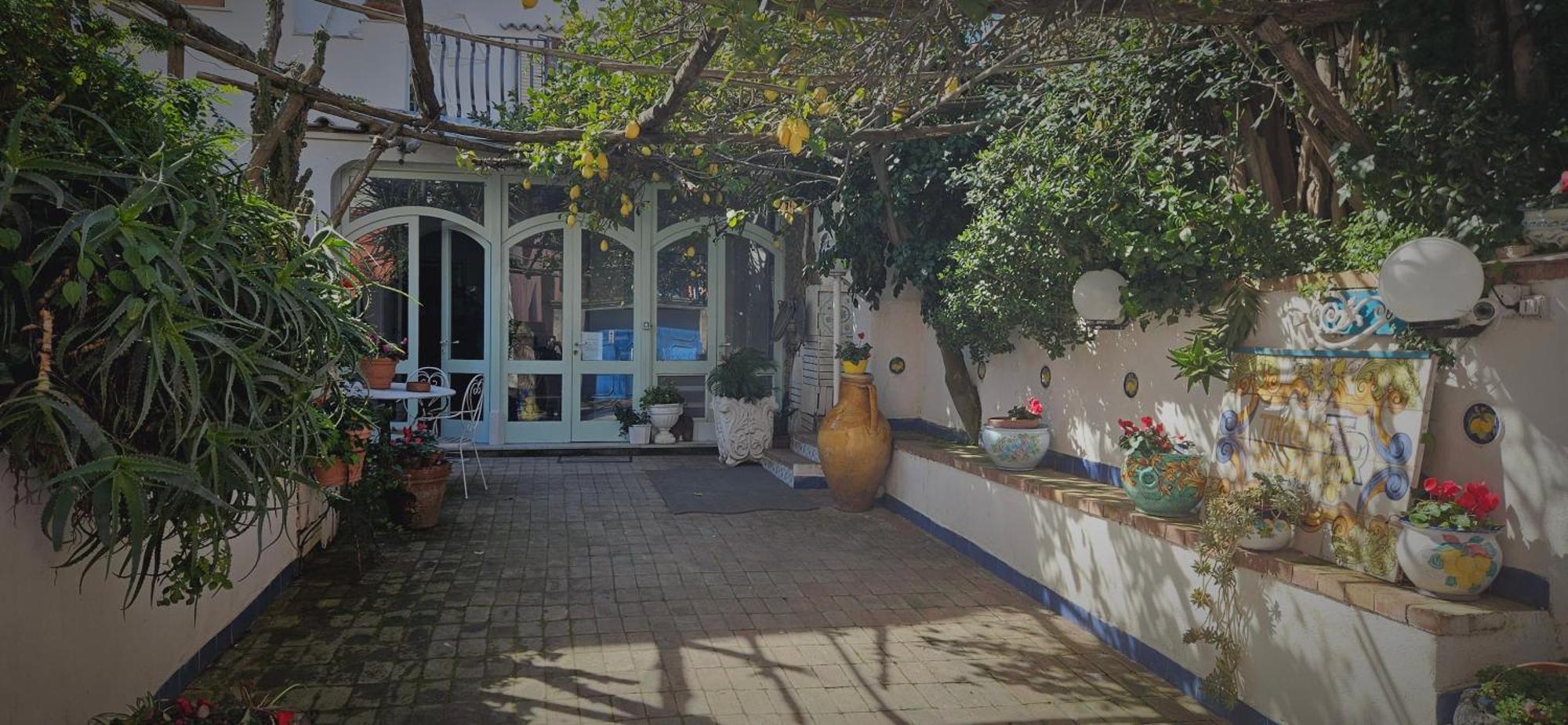Piccolo Tirreno Hotel Residence Procida Esterno foto