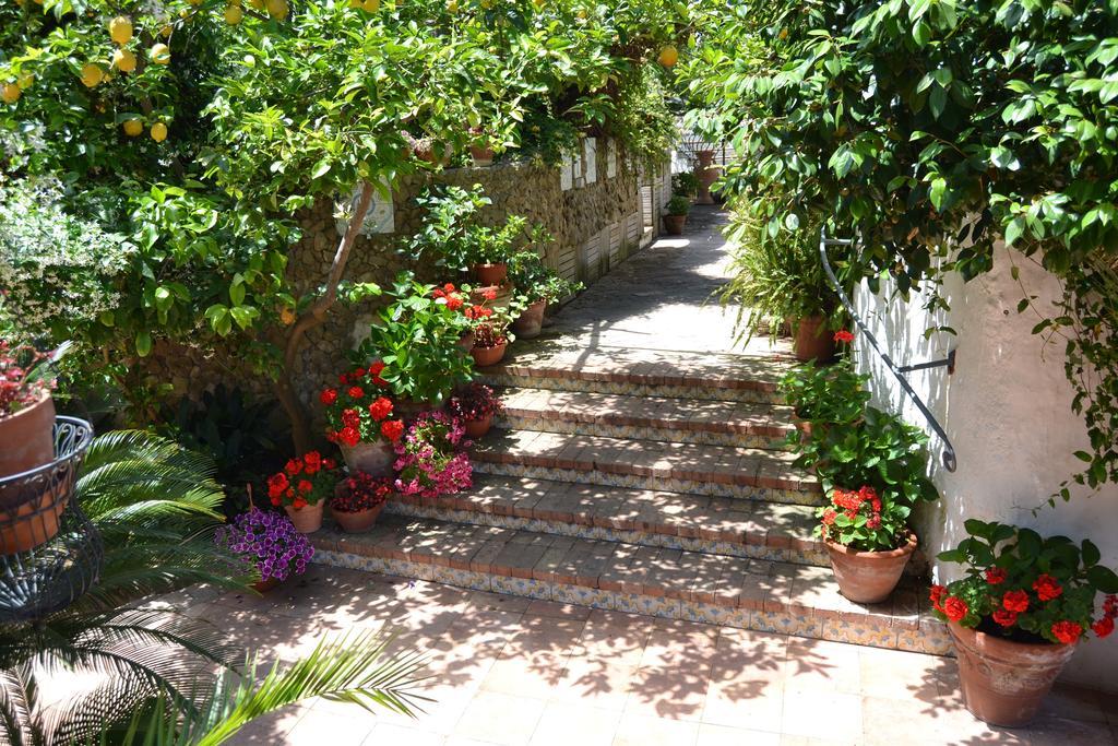 Piccolo Tirreno Hotel Residence Procida Esterno foto