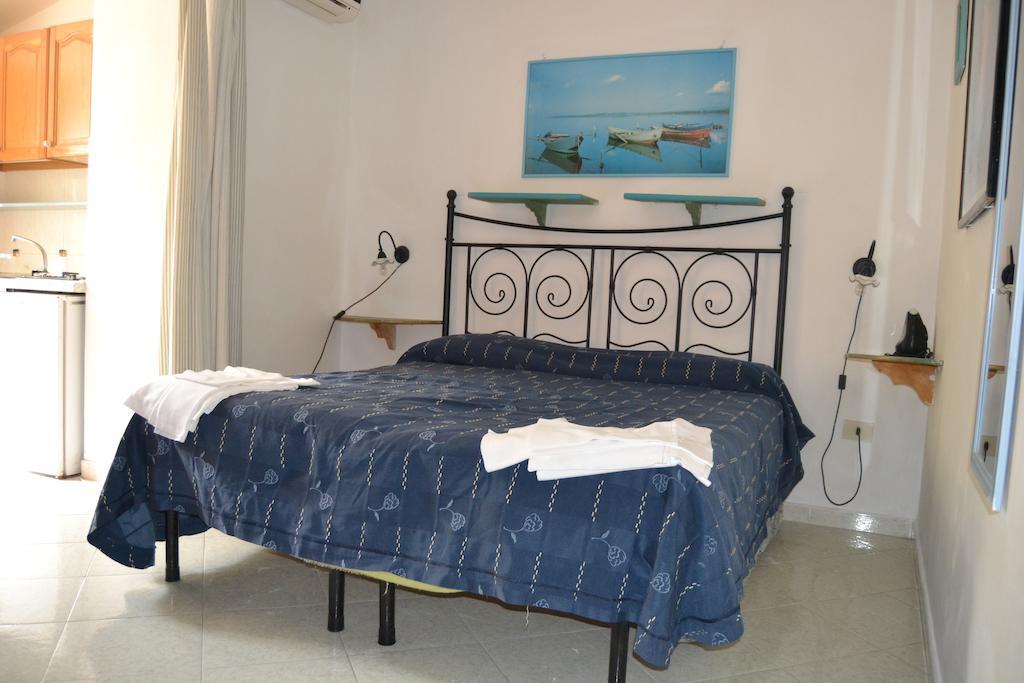 Piccolo Tirreno Hotel Residence Procida Camera foto