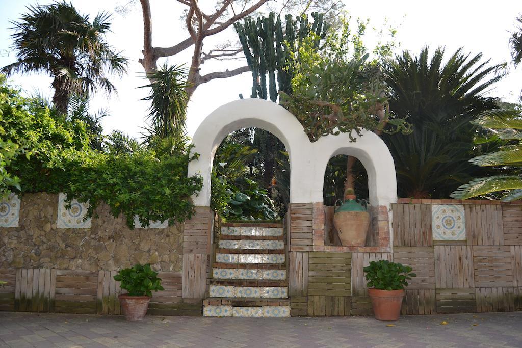 Piccolo Tirreno Hotel Residence Procida Esterno foto