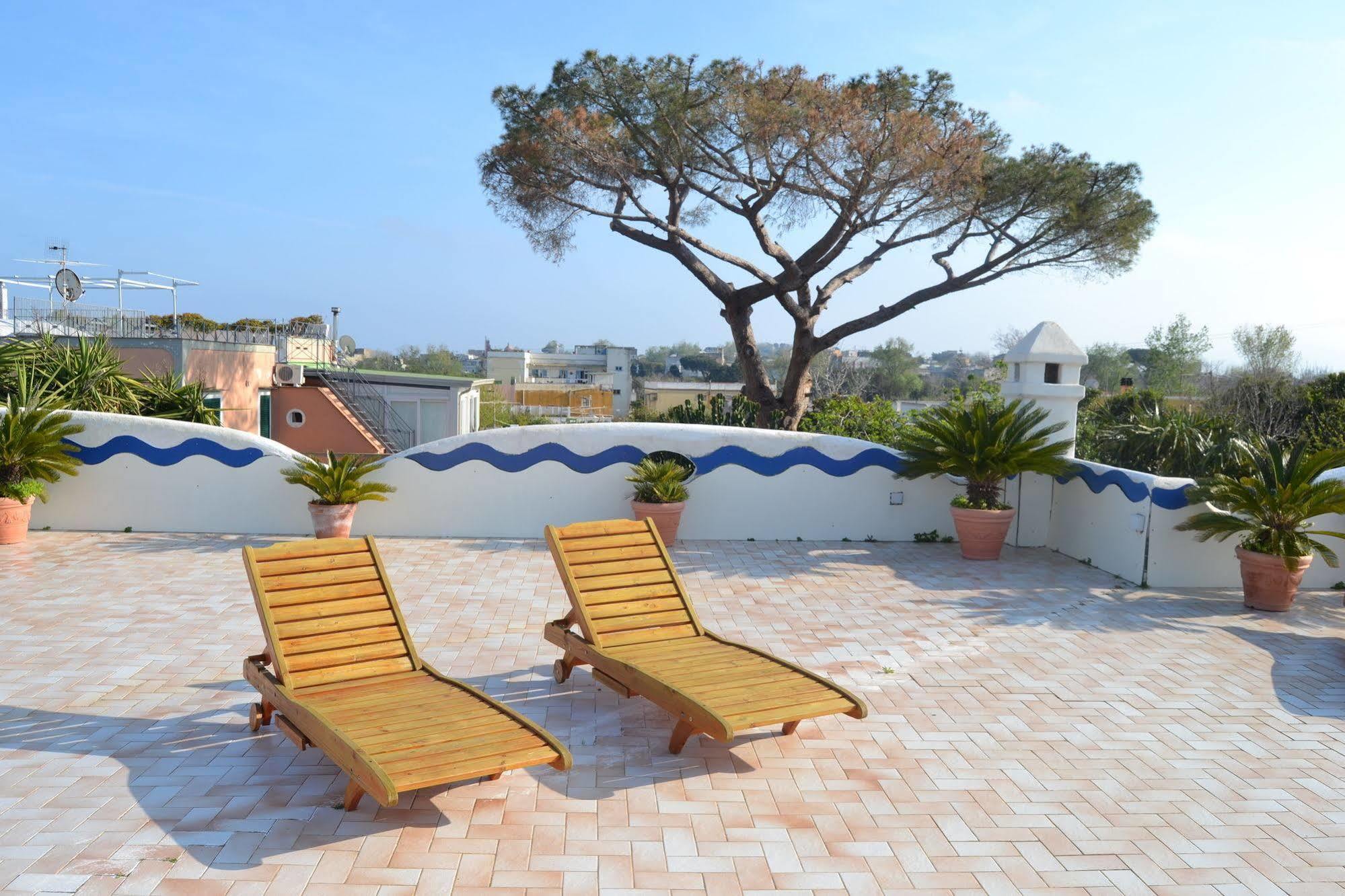 Piccolo Tirreno Hotel Residence Procida Esterno foto