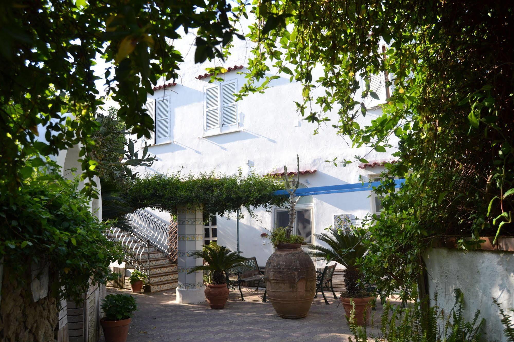 Piccolo Tirreno Hotel Residence Procida Esterno foto